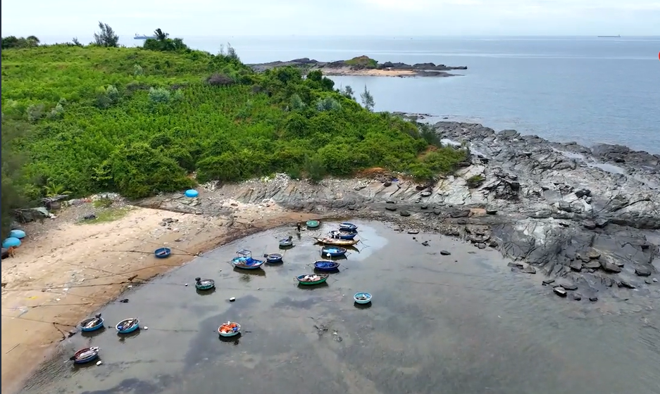 Khám phá Biển Bàn xã Núi Thành