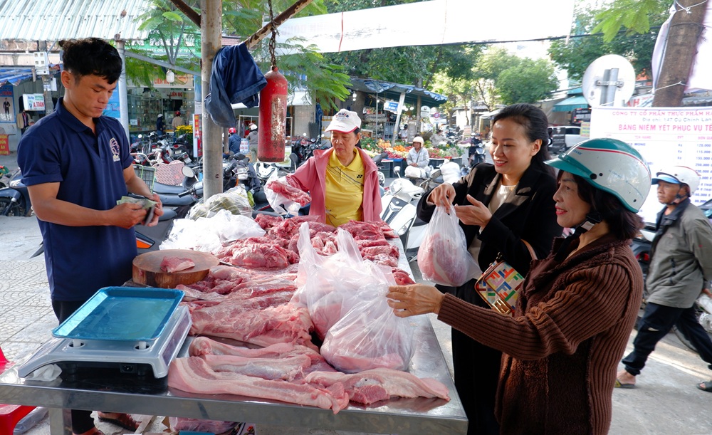 Kiểm tra 4 điểm bán hàng bình ổn giá phục vụ Tết Nguyên đán 2026