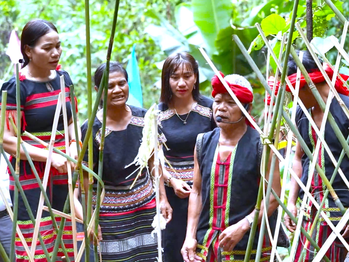 Video: Rộn ràng lễ cúng máng nước của đồng bào Xơ Đăng