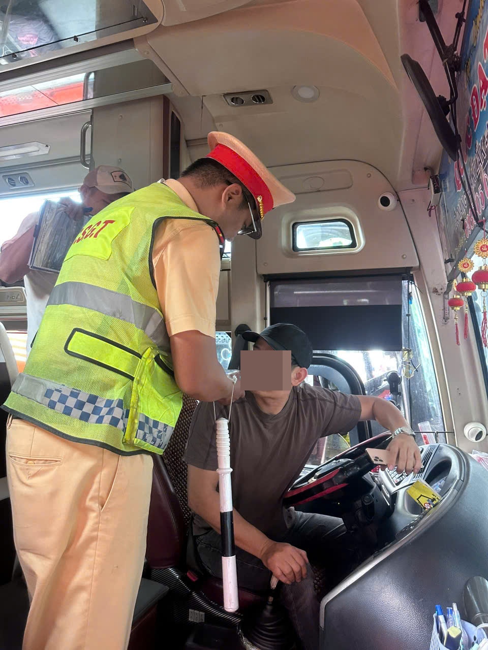 Tăng cường bảo đảm trật tự an toàn giao thông dịp lễ 30/4 – 1/5