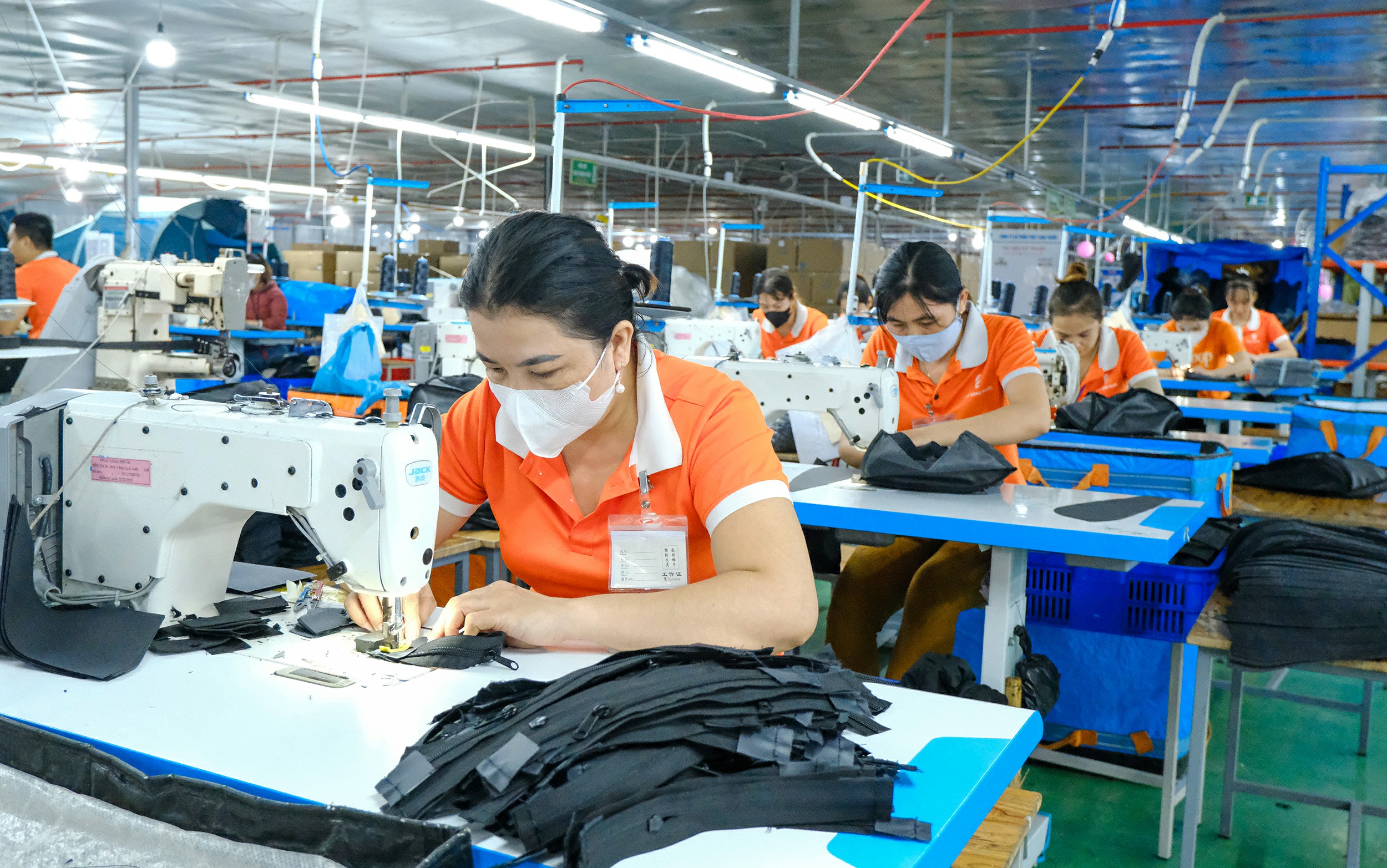 Hơn 1.400 doanh nghiệp quay trở lại hoạt động, thu hút FDI tăng mạnh