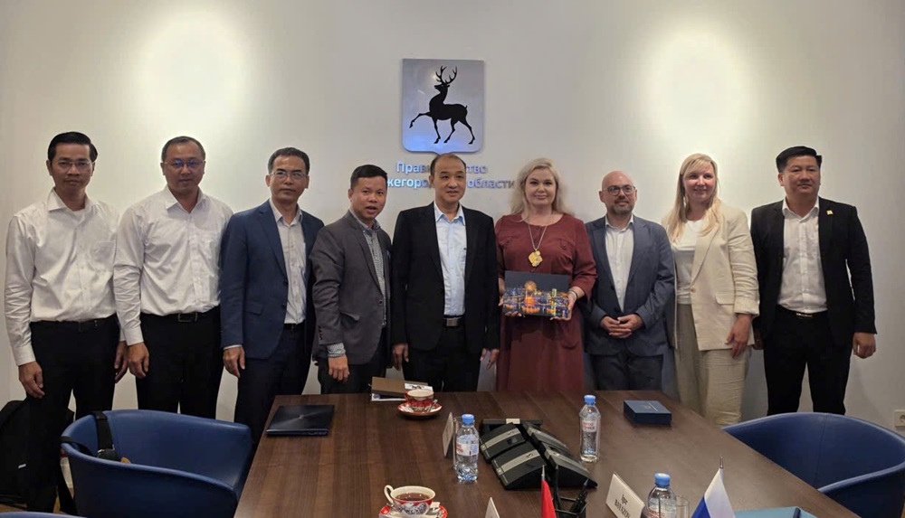 Thúc đẩy hợp tác với Hà Lan và Liên bang Nga về giao thông đô thị, cảng biển và thích ứng biến đổi khí hậu