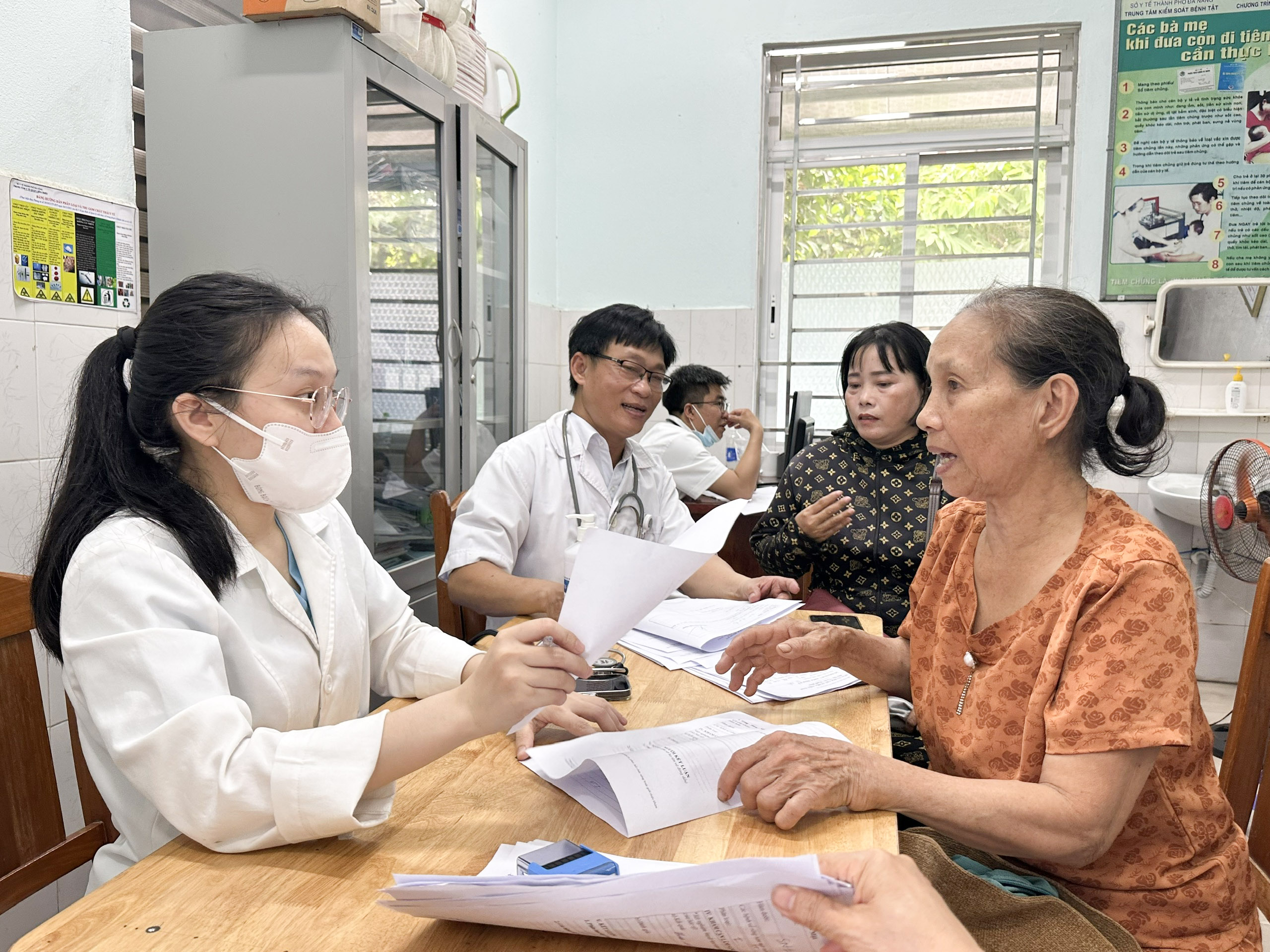 Hơn 3.100 người dân được khám miễn phí trong đợt đầu triển khai chương trình khám sức khỏe toàn dân