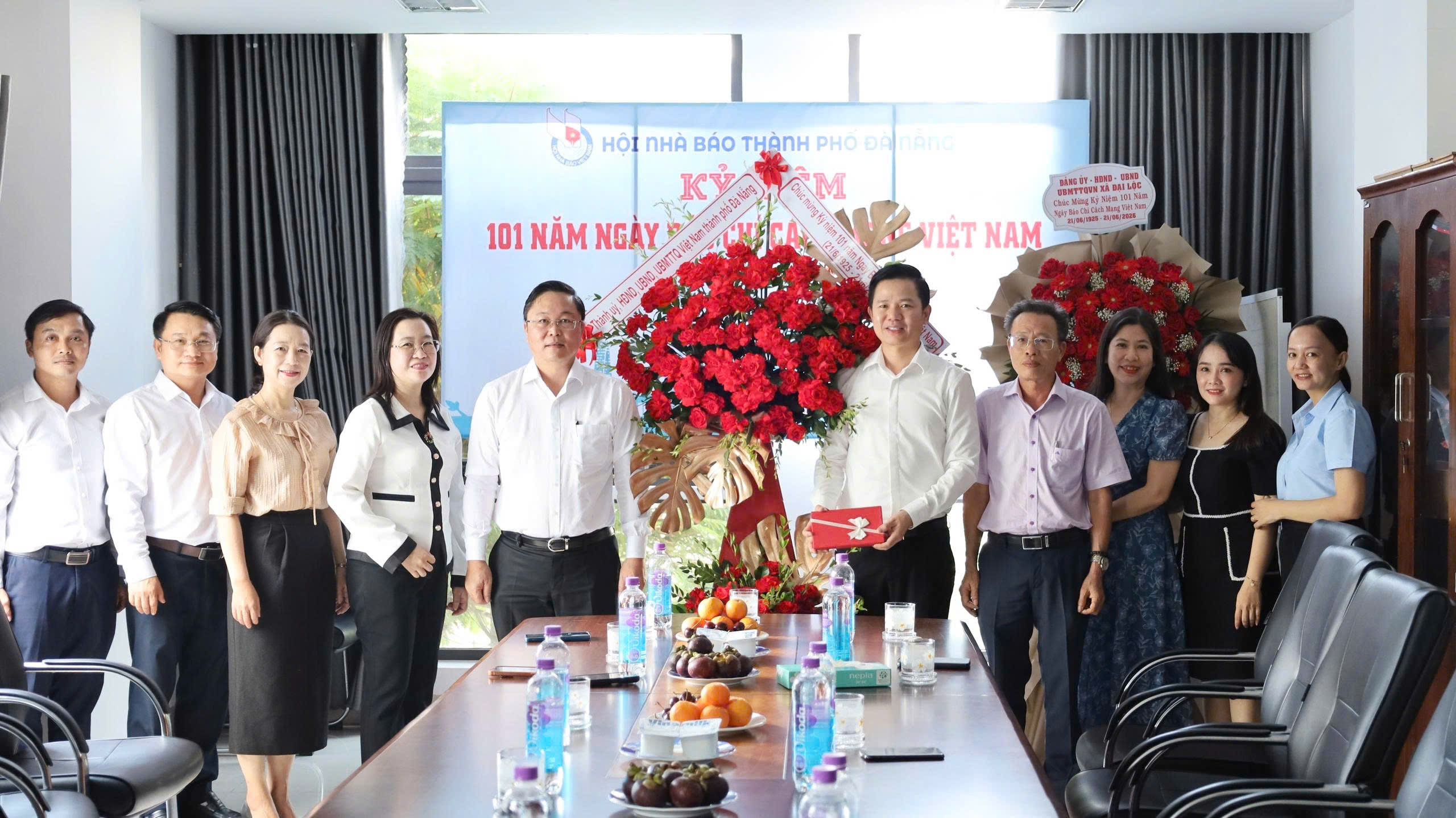 Chủ tịch Ủy ban MTTQ Việt Nam thành phố Lê Trí Thanh thăm, chúc mừng các cơ quan báo chí