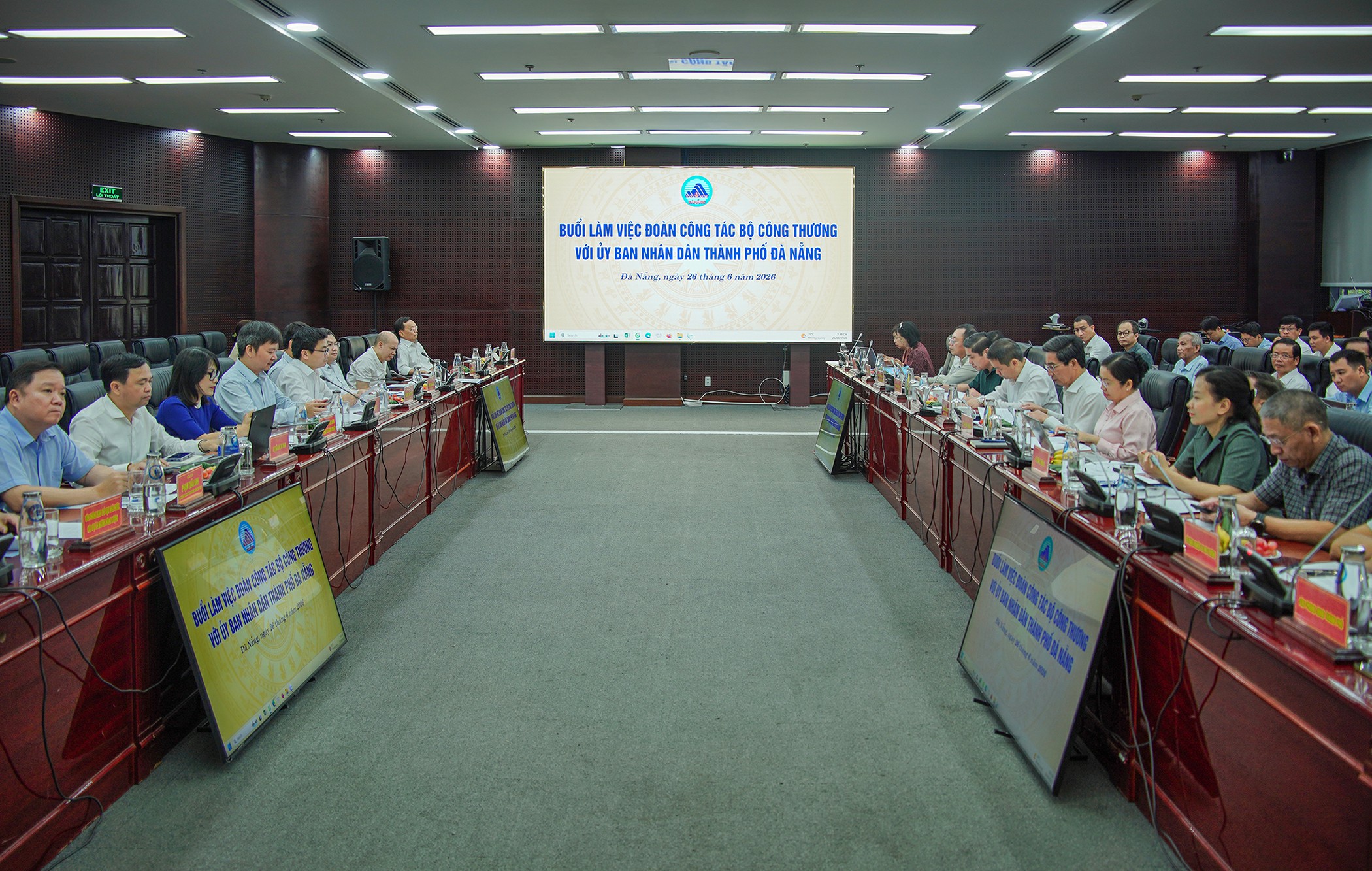 Bộ Công Thương đồng hành cùng Đà Nẵng phát triển công nghiệp và năng lượng