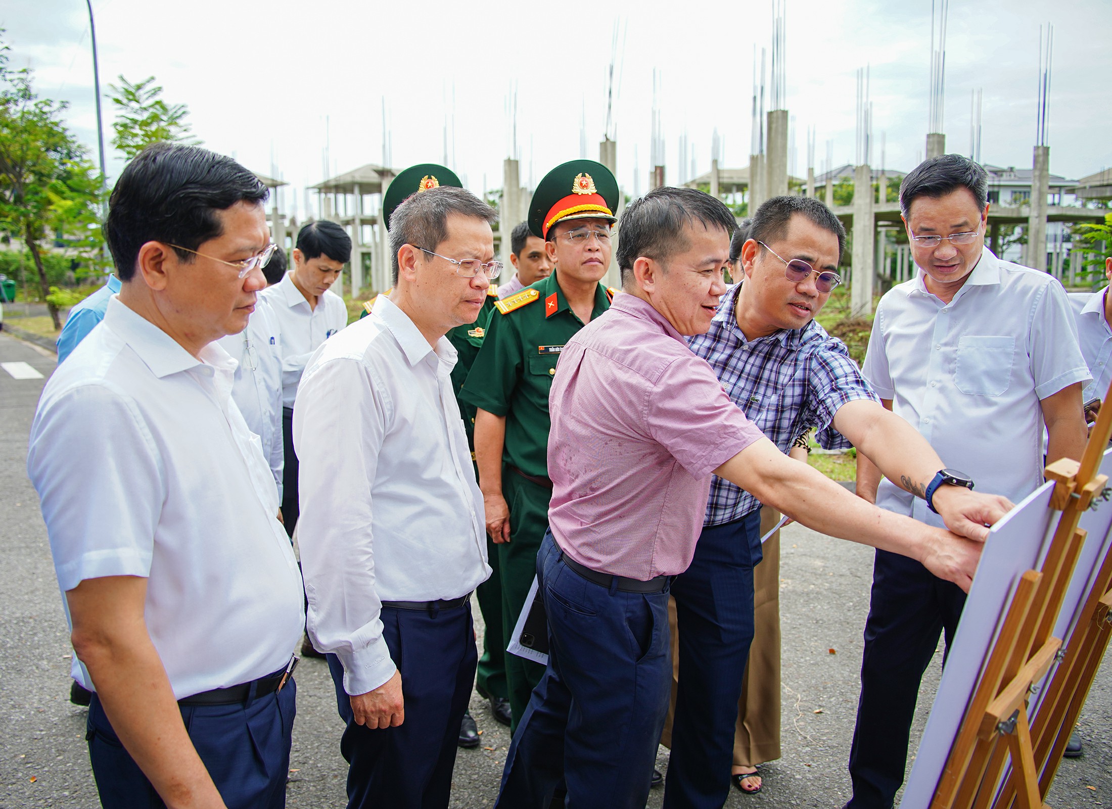 Quyết liệt gỡ khó, củng cố niềm tin của doanh nghiệp và nhà đầu tư